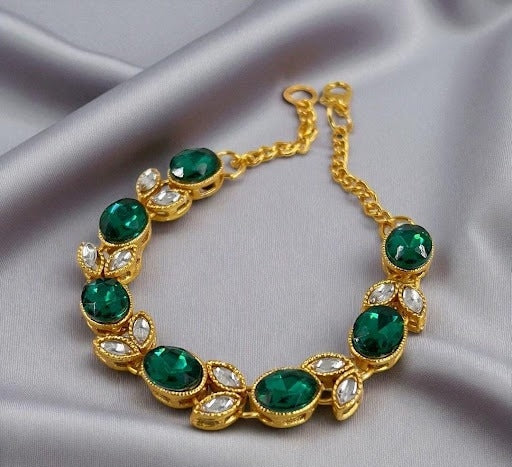 Emerald Leaf Elegance Bracelet